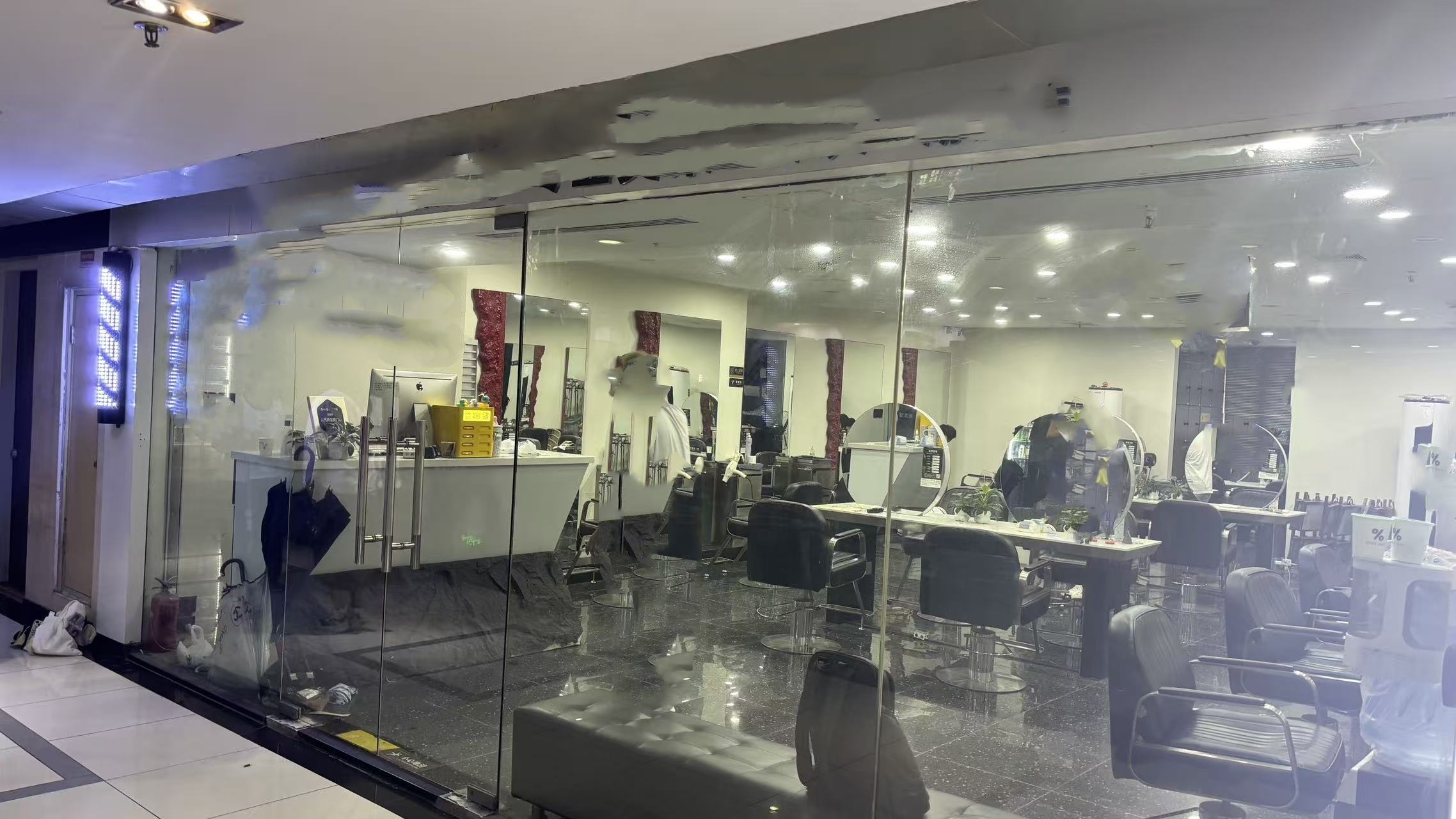 上城凤起路地铁站旁精装修美发店转让